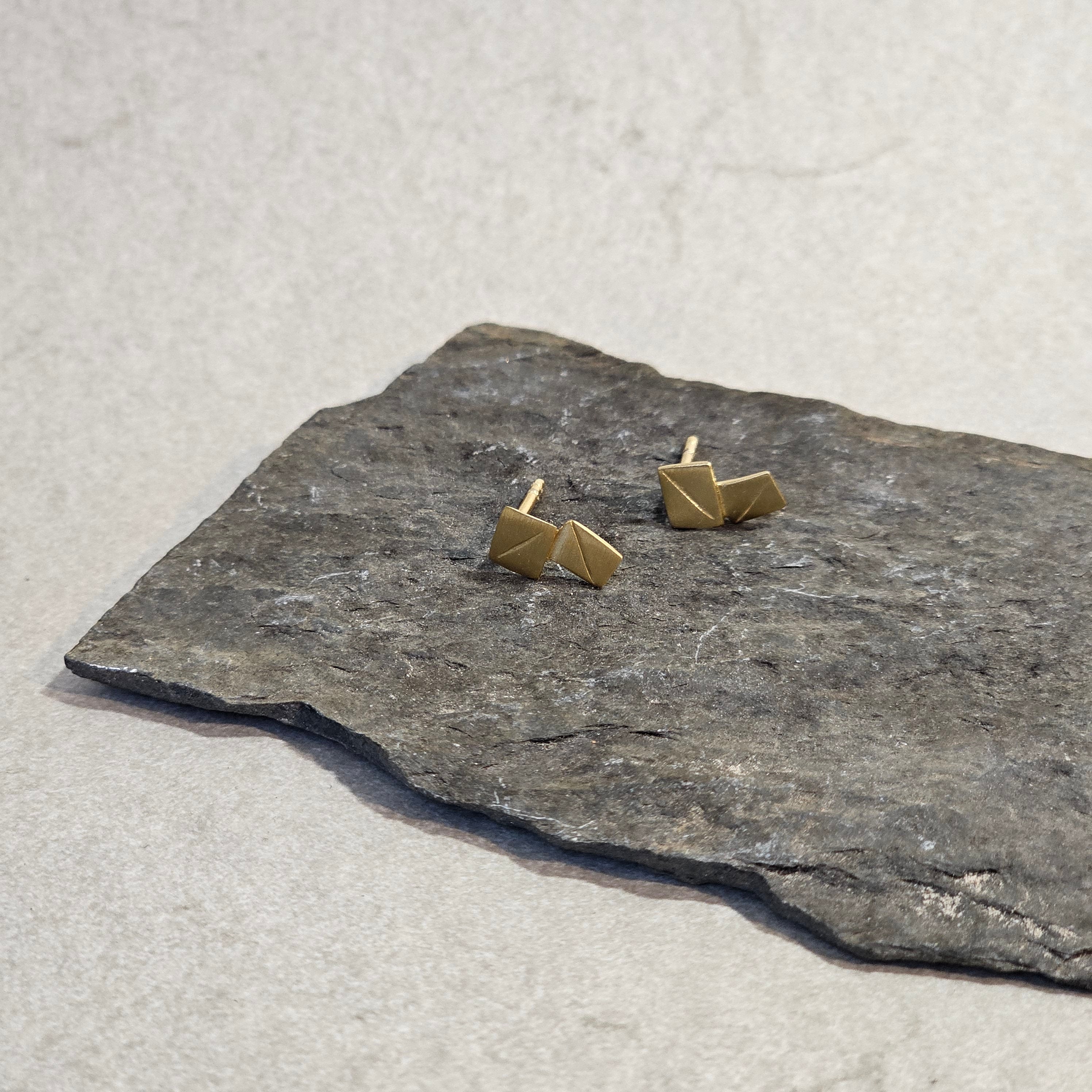 Ohrstecker Quadrat golden