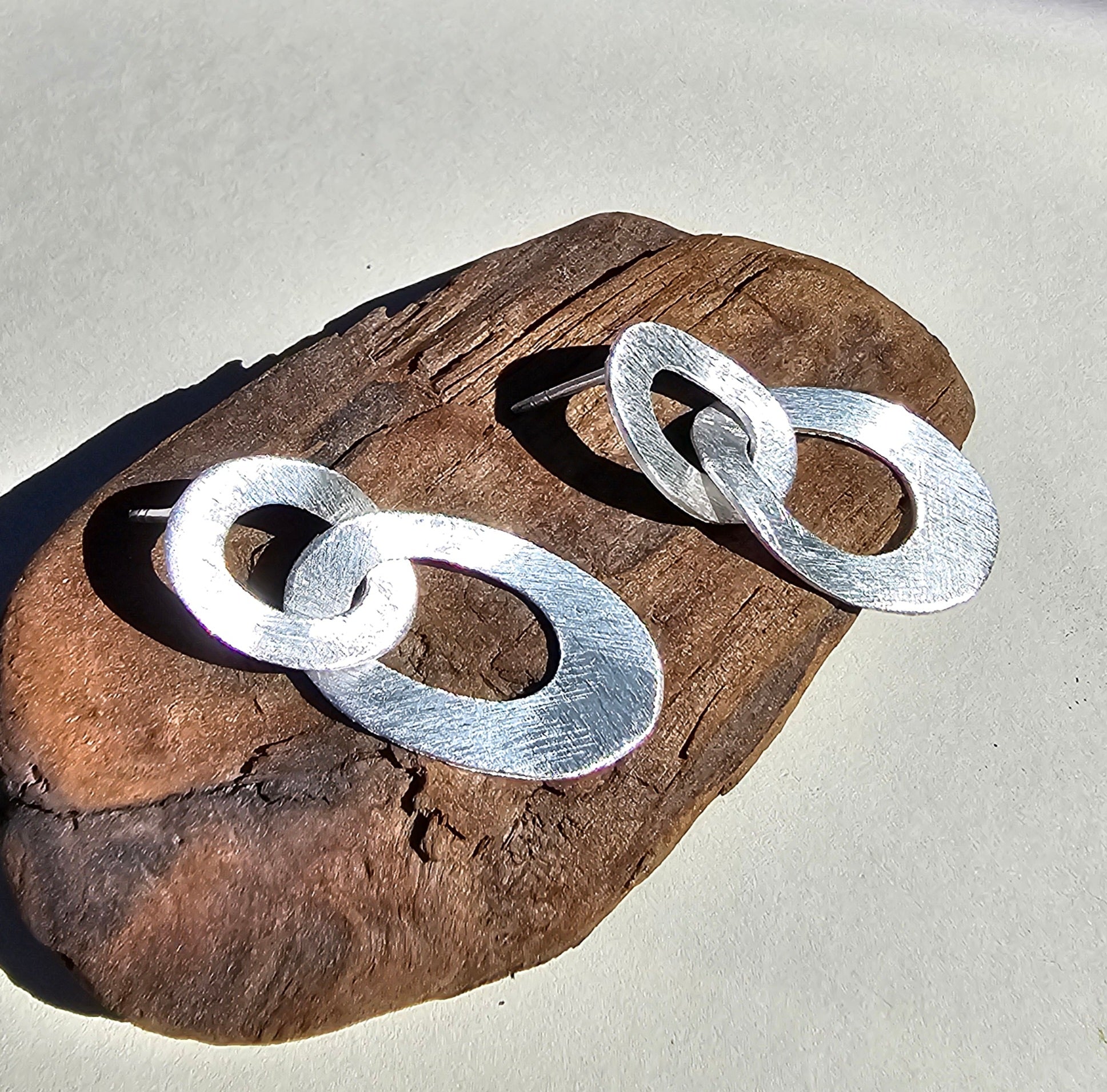 Geometrische Ohrstecker Oval