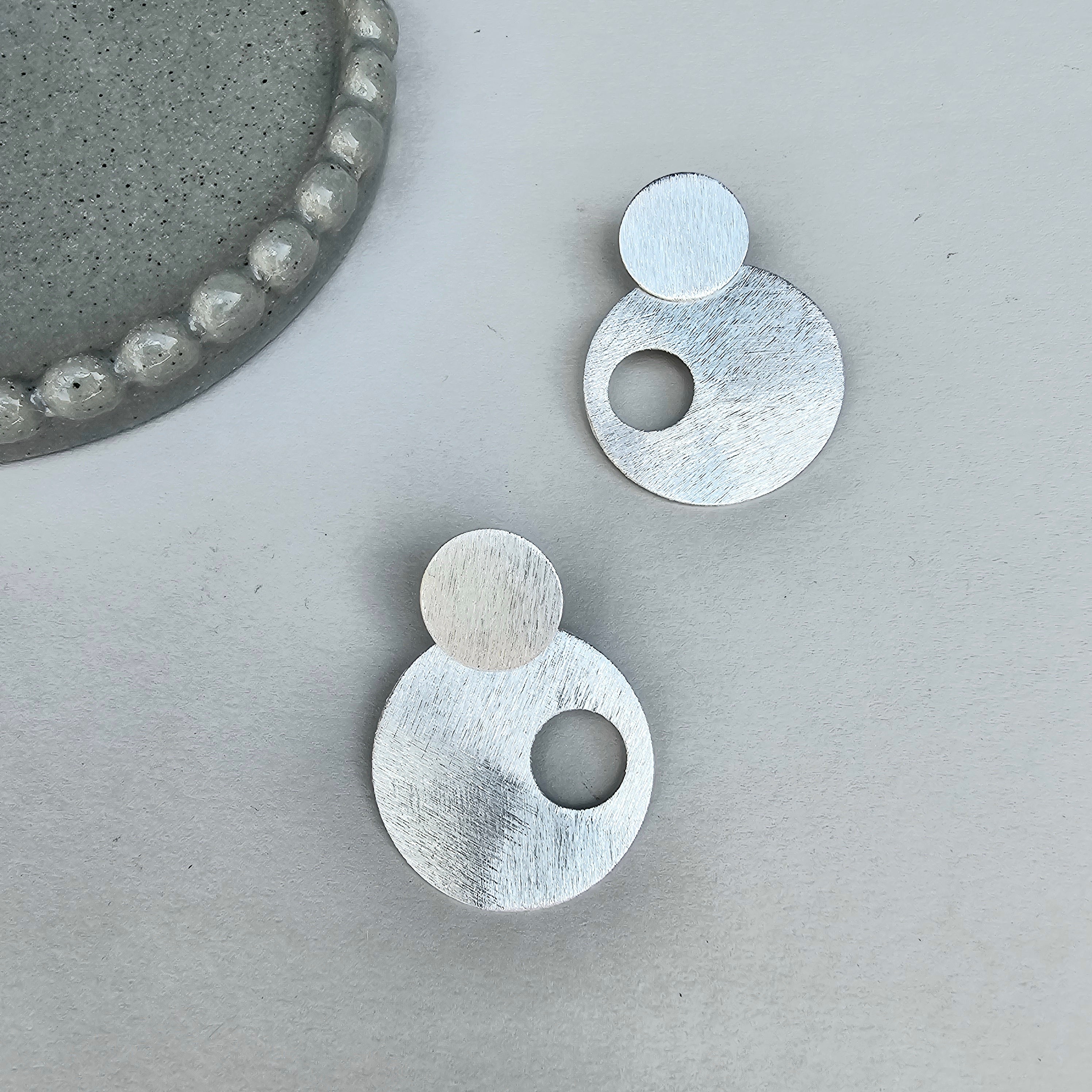 Ohrstecker mit Durchblick