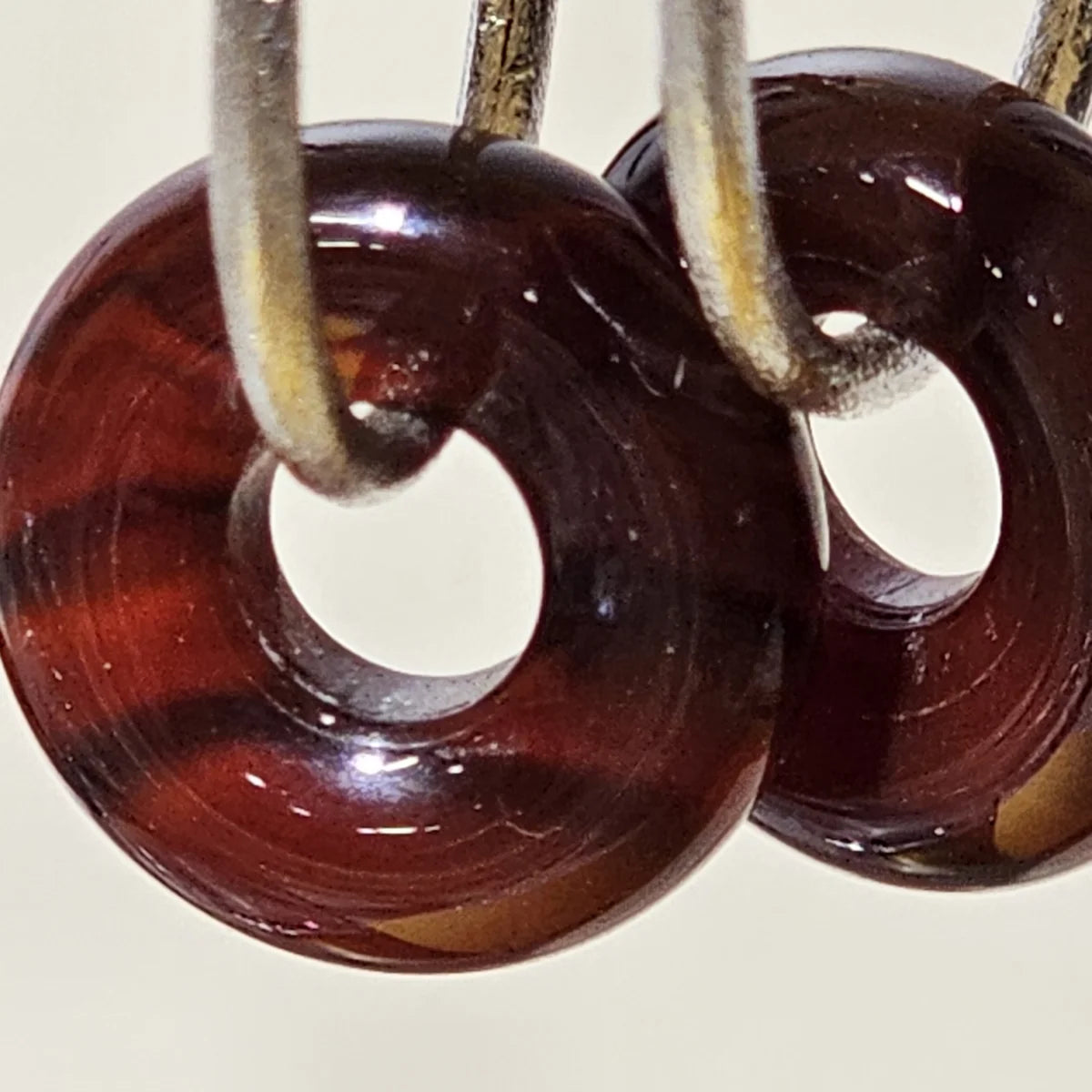 Silberkreolen mattiert mit Achat-Donut – 925 Silber – 20 mm