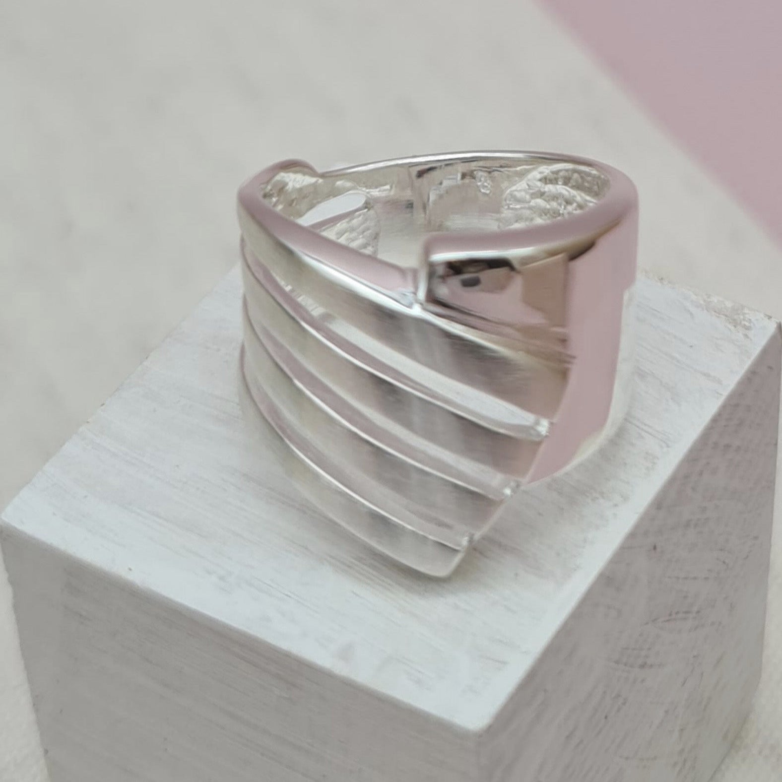 Ring modern asymmetrisch