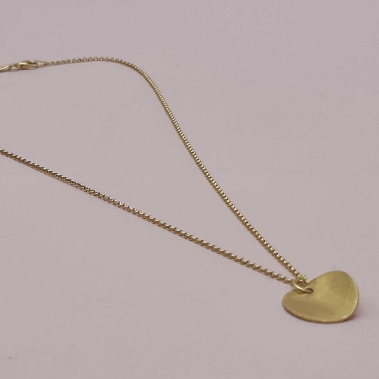 Kette mit kleinem Lichtspiel