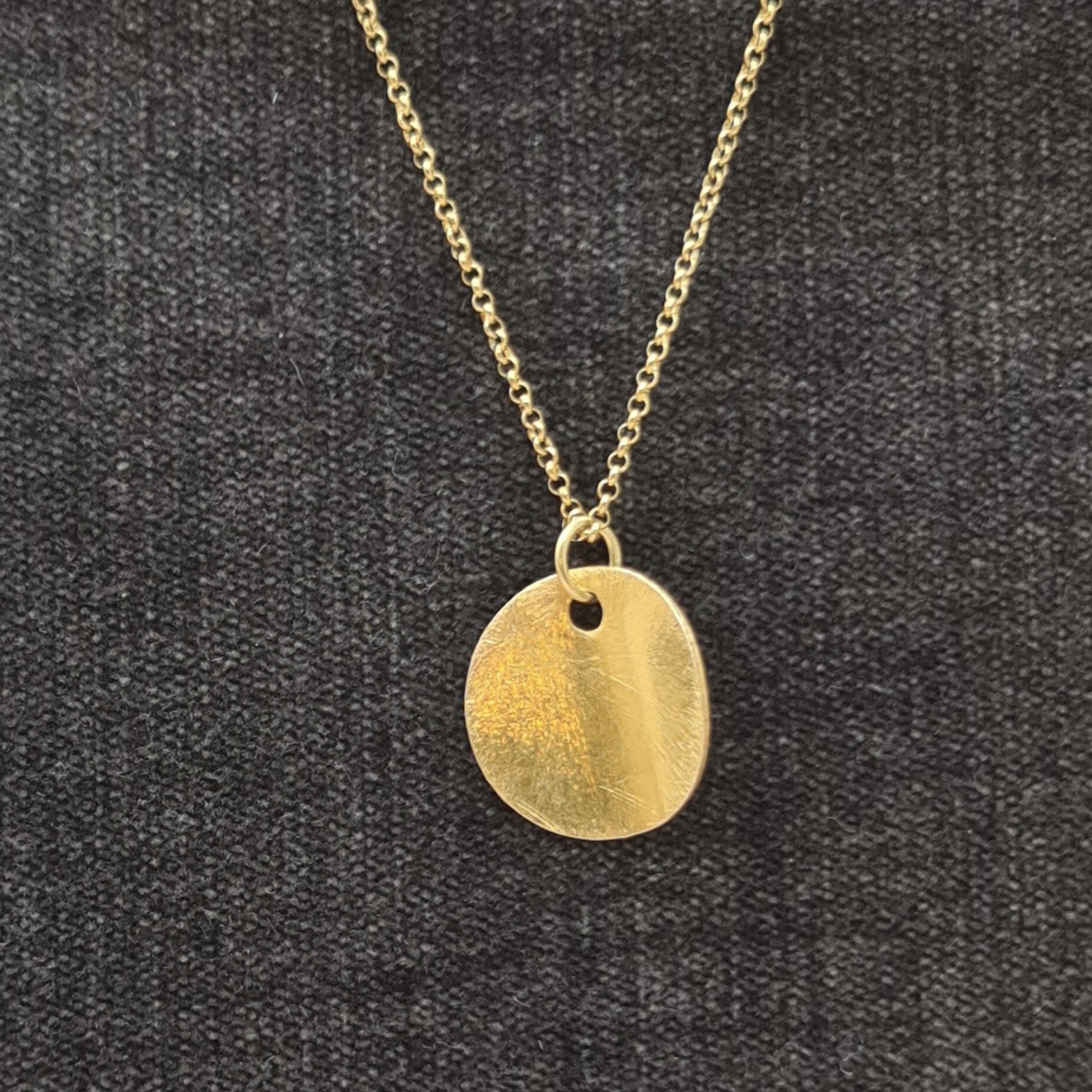 Kette mit kleinem Lichtspiel