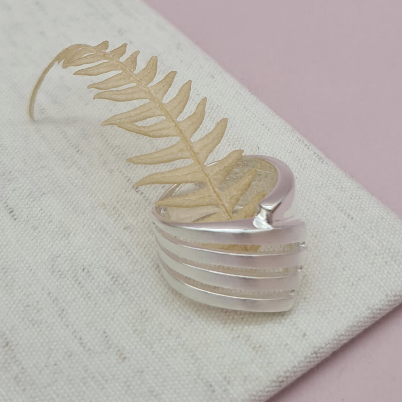 Ring modern asymmetrisch