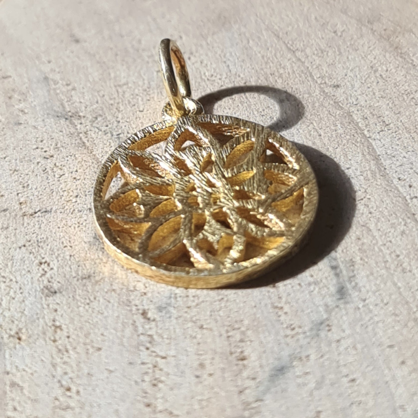 Kettenanhänger Mandala goldfarben