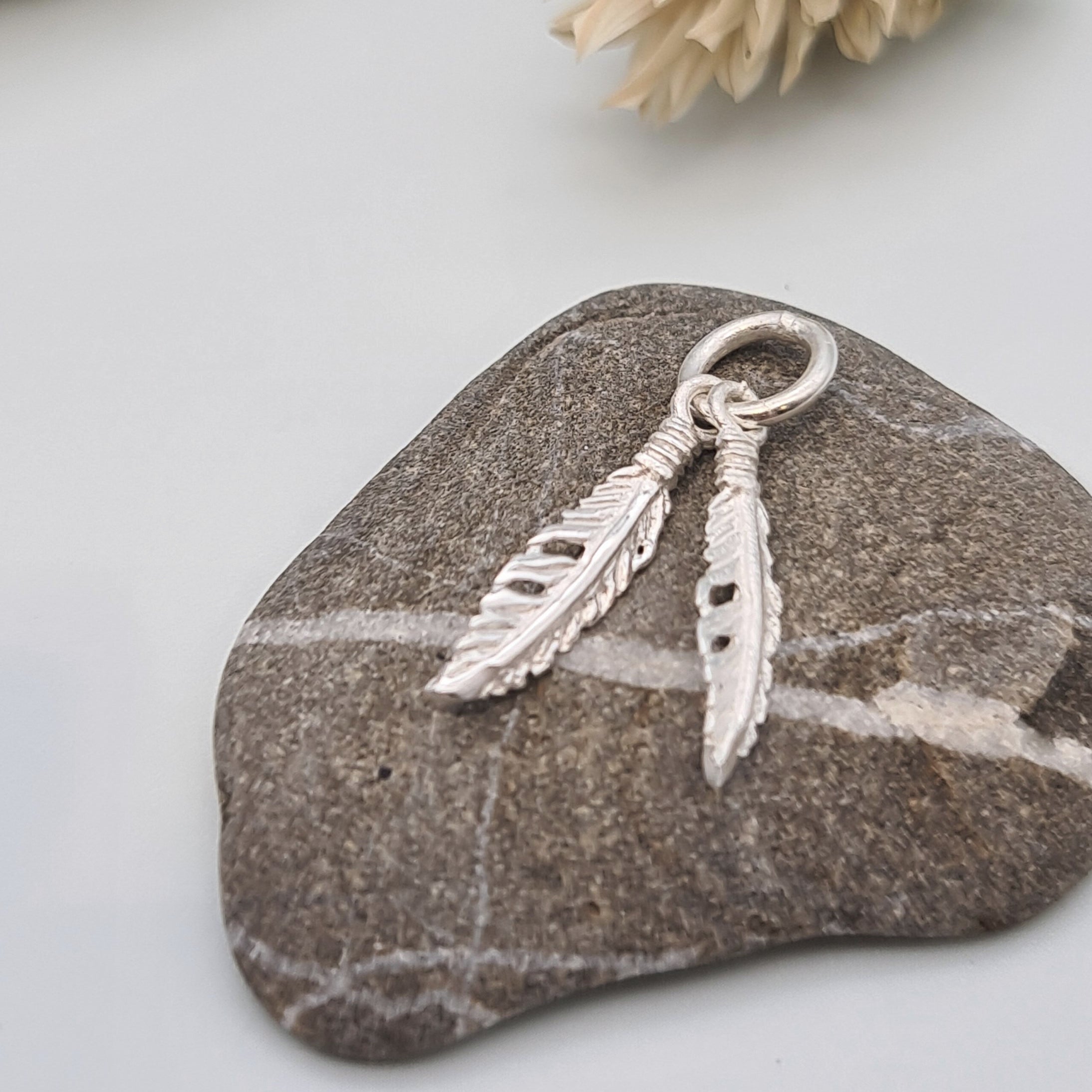 Kettenanhänger doppelte Feder