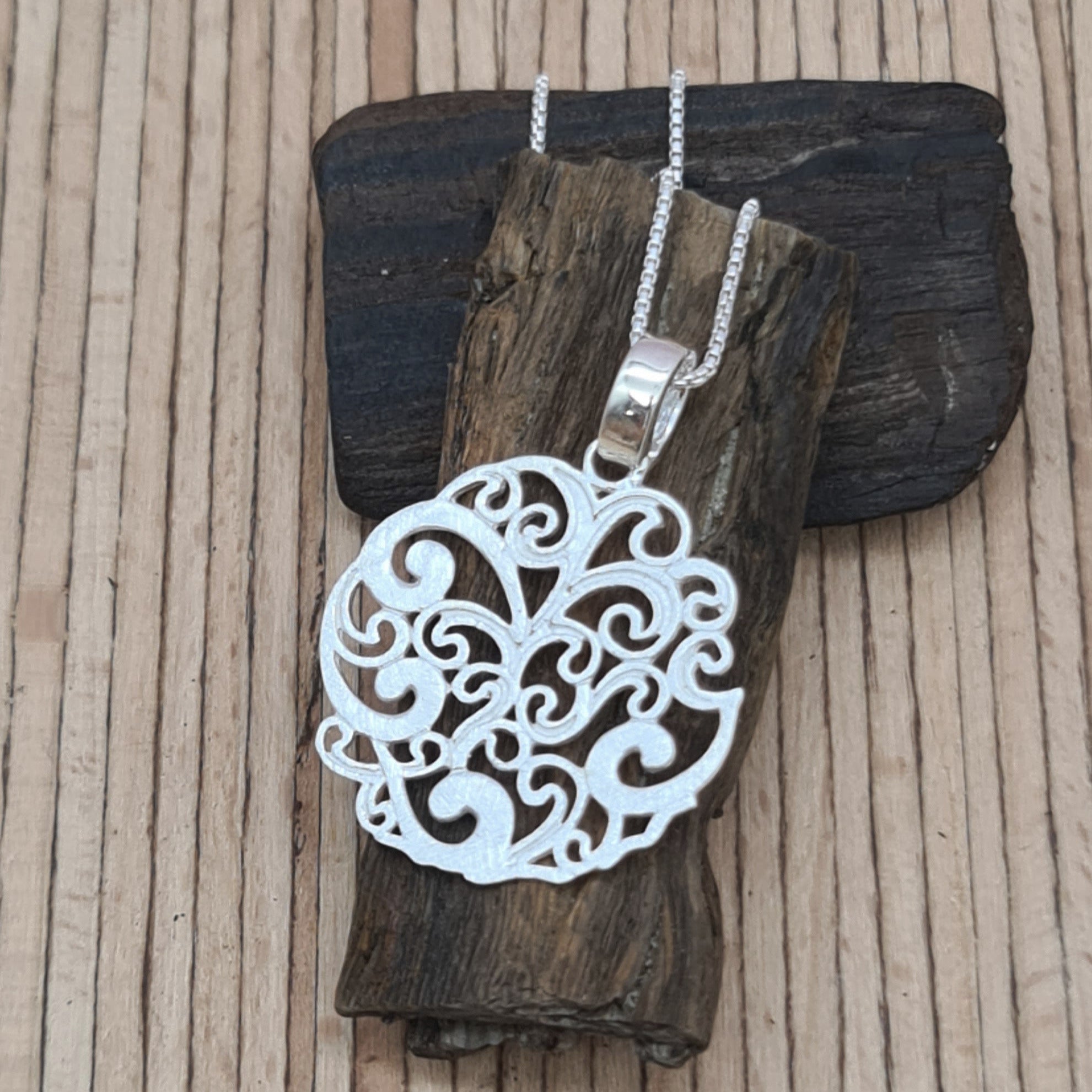Filigraner Kettenanhänger