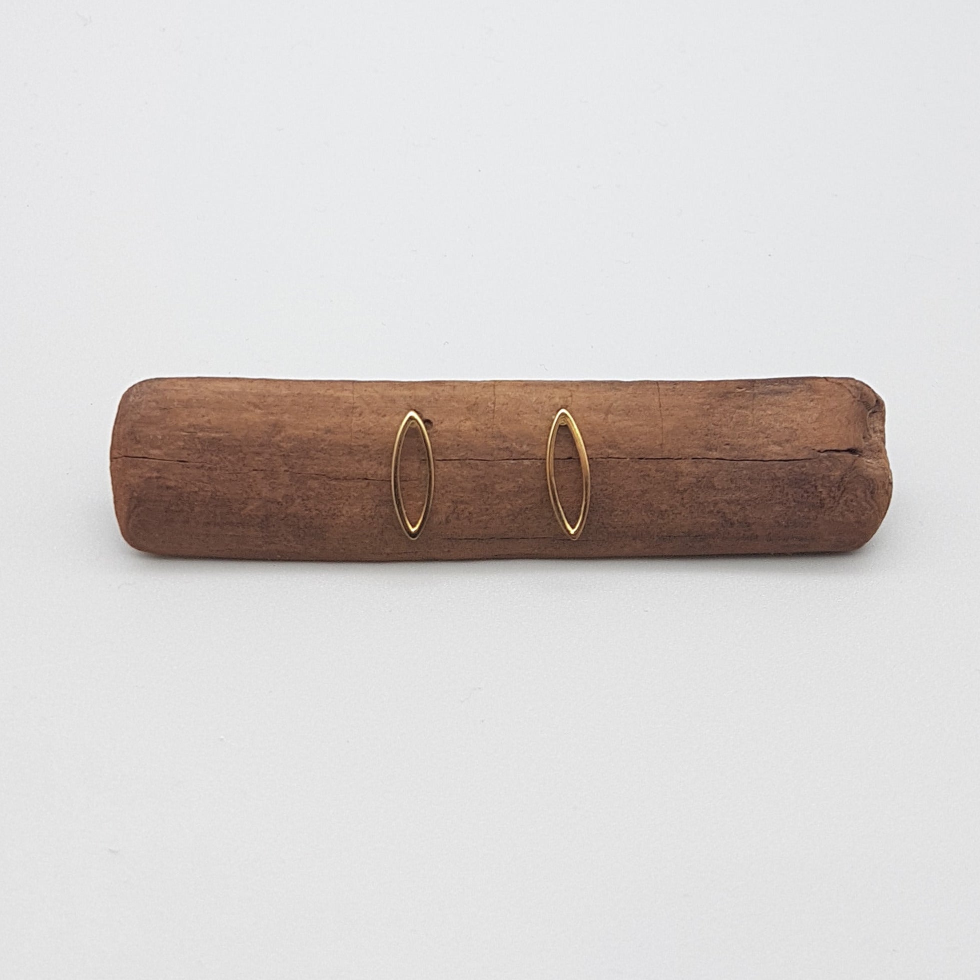 Ohrstecker oval lang Gold