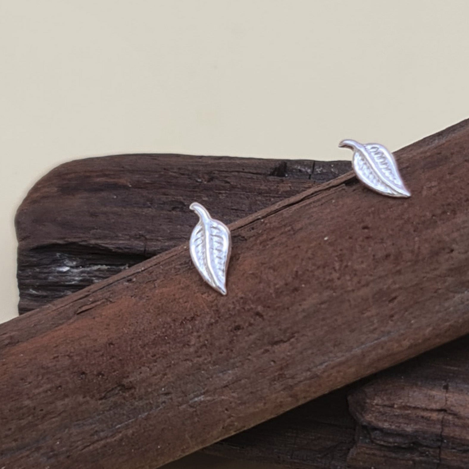 Mini Feder Ohrstecker