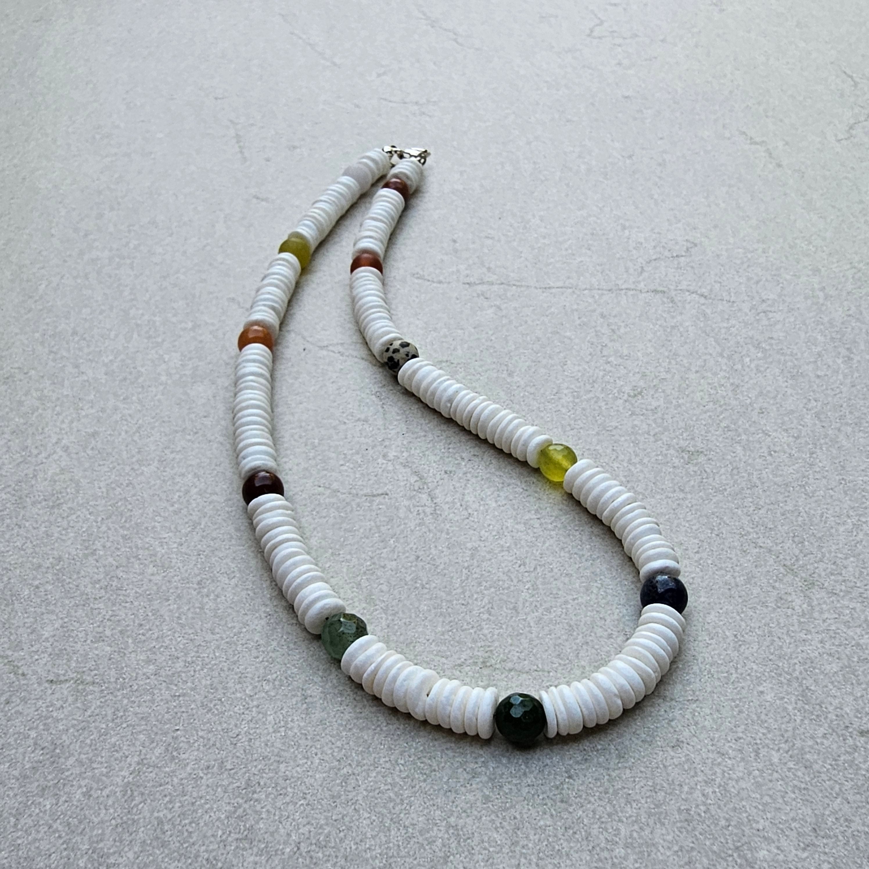 Kette Perlmutt und Edelsteine