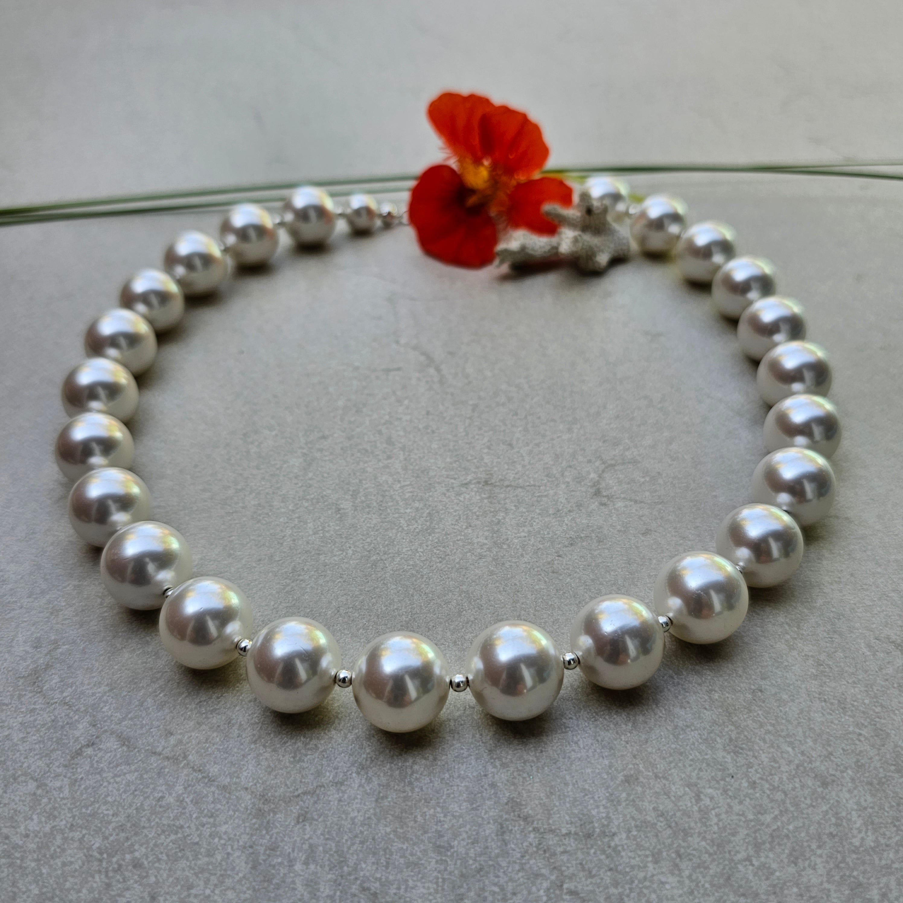 Kette große Muschelkernperlen