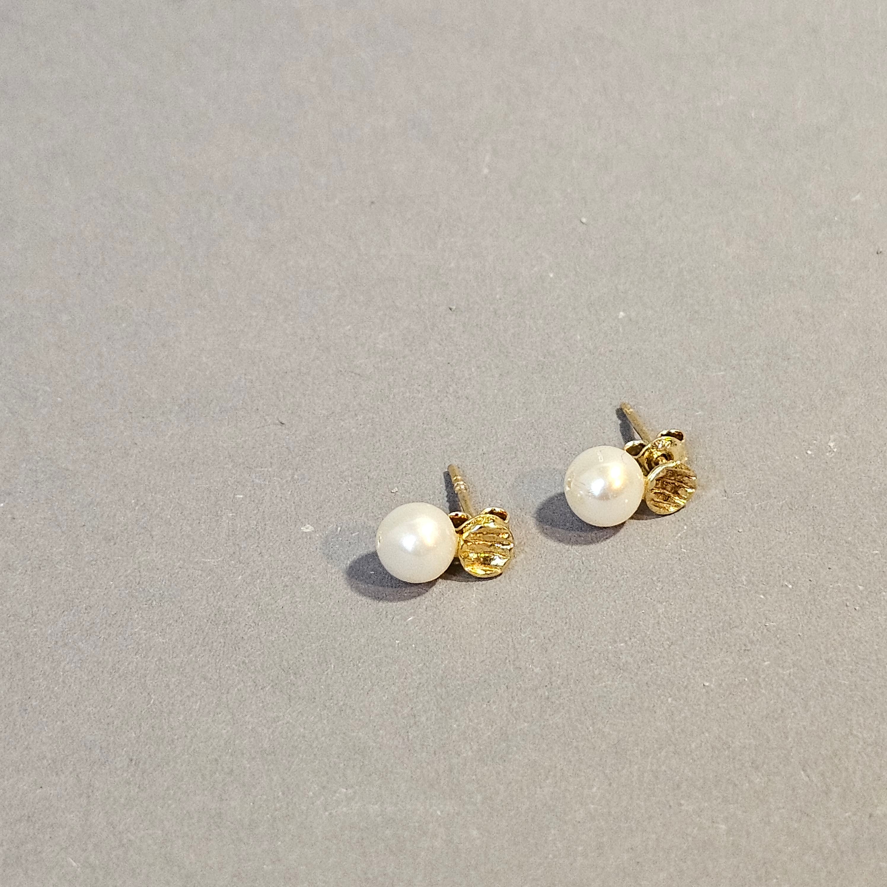 Ohrstecker gold mit Perle