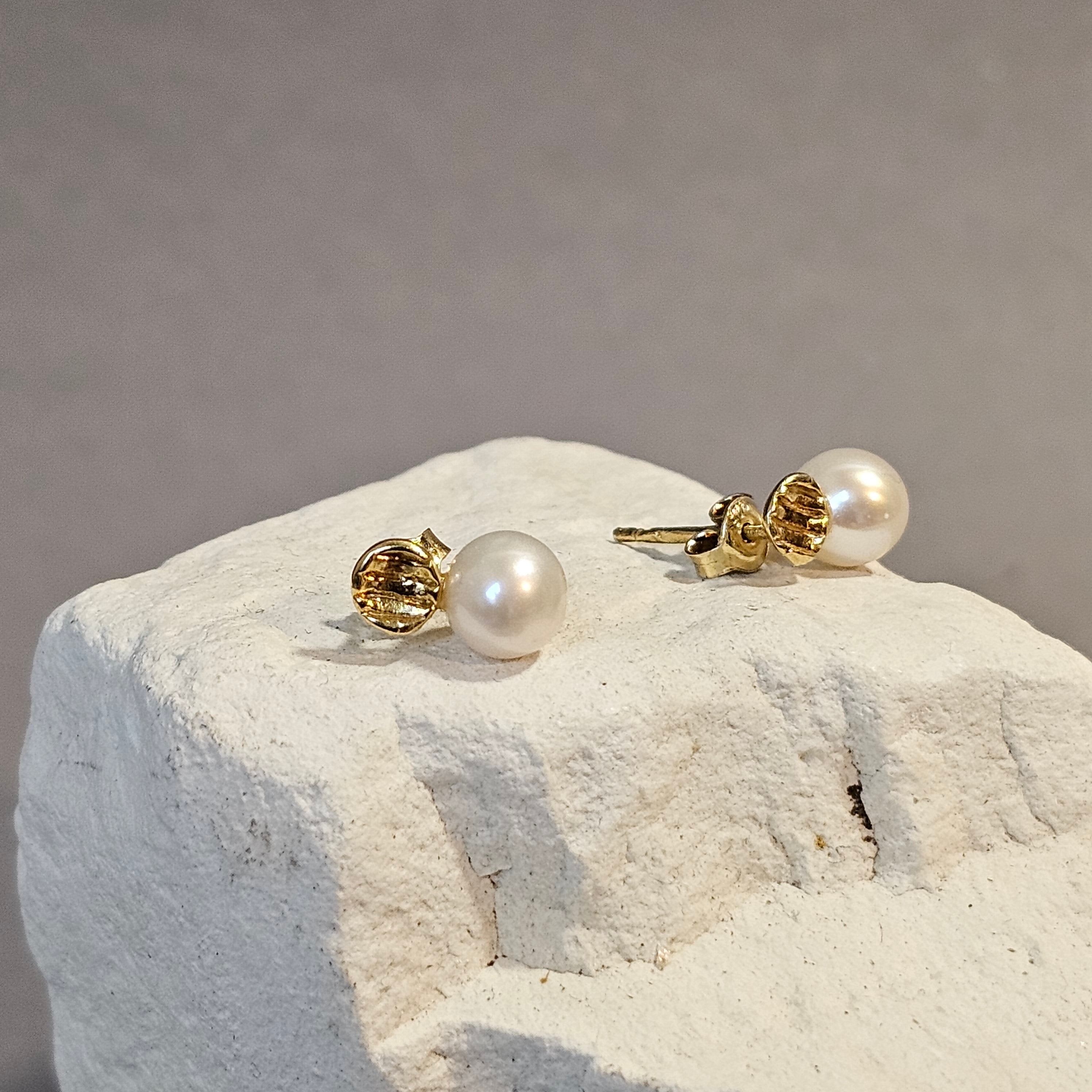 Ohrstecker gold mit Perle