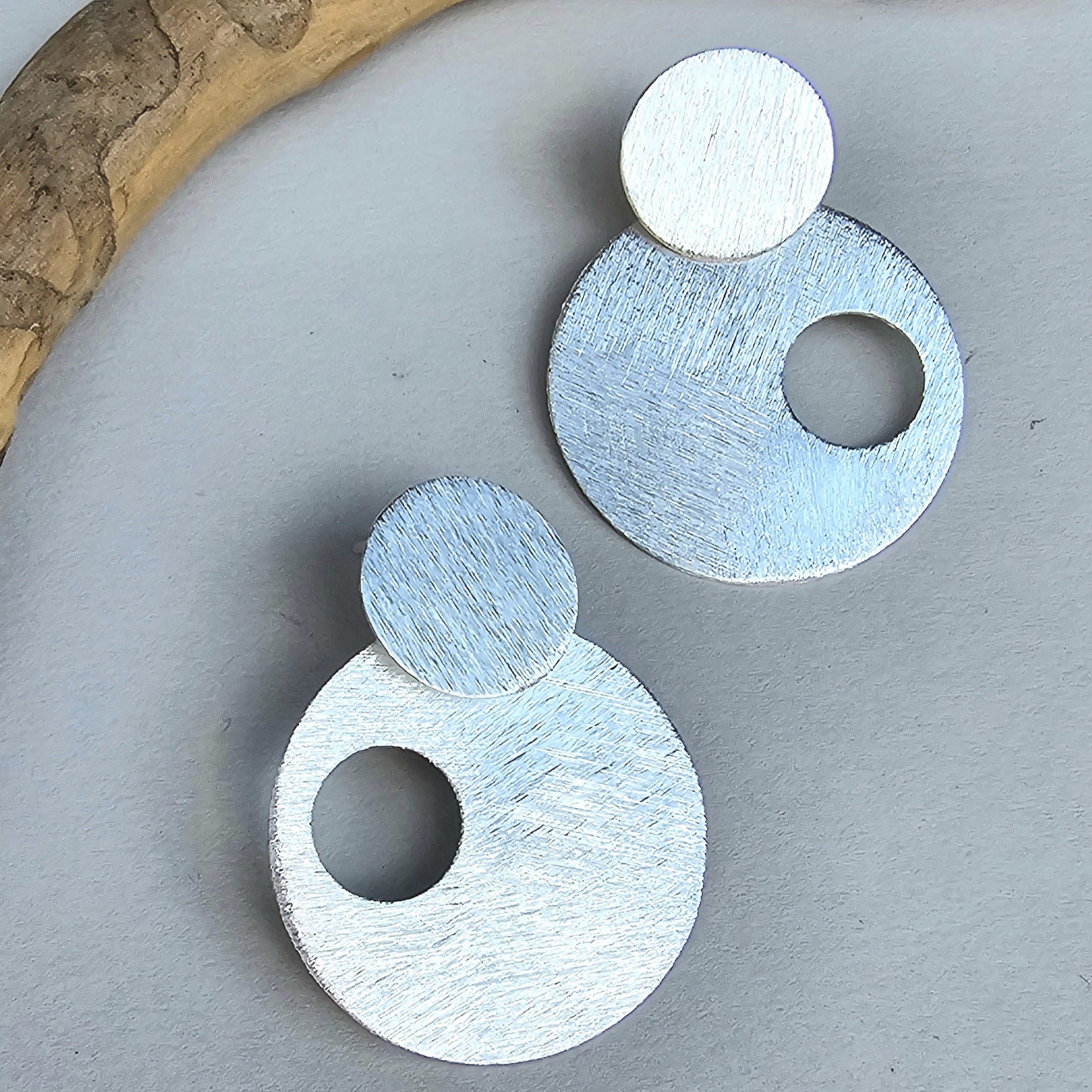 Ohrstecker mit Durchblick