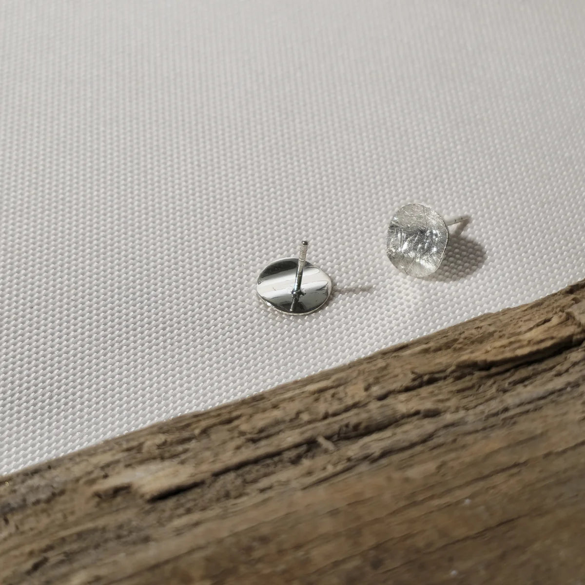 Ohrstecker rund, gewellt & mattiert – 925 Silber – 10 mm