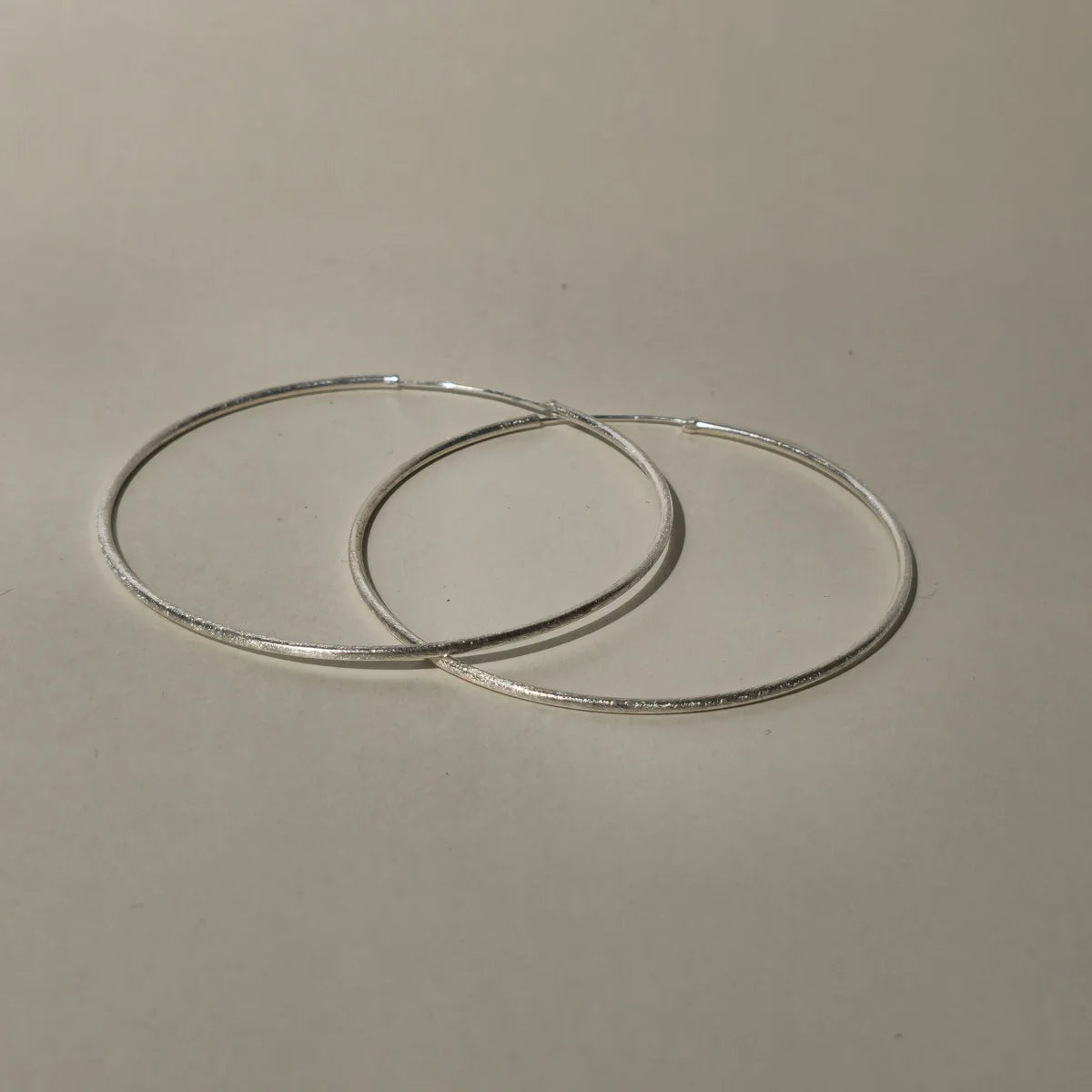 Silberkreolen groß & gebürstet – 925 Sterling Silber – 50 mm