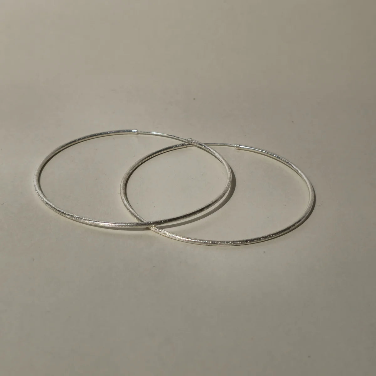 Silberkreolen groß & gebürstet – 925 Sterling Silber – 60 mm
