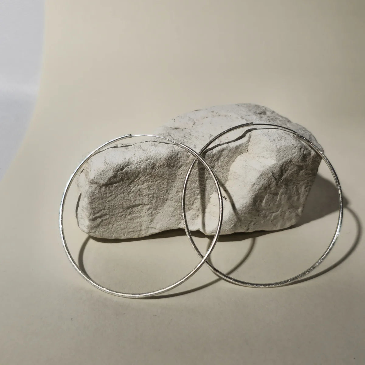 Silberkreolen groß & gebürstet – 925 Sterling Silber – 60 mm