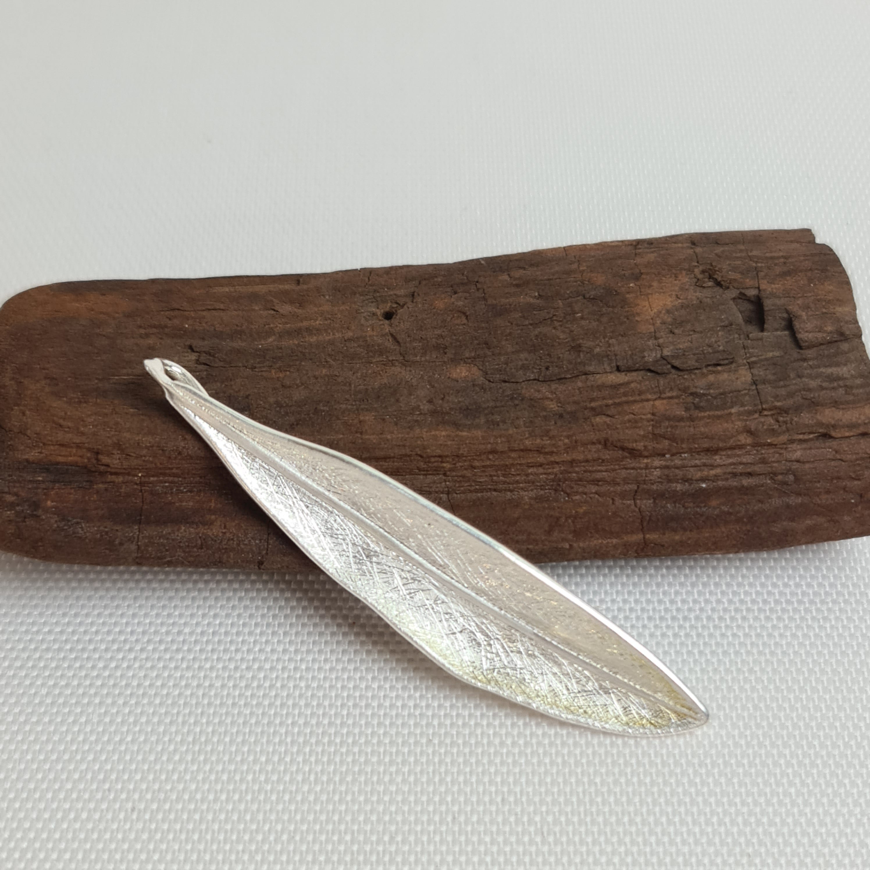 Kettenanhänger langes Blatt
