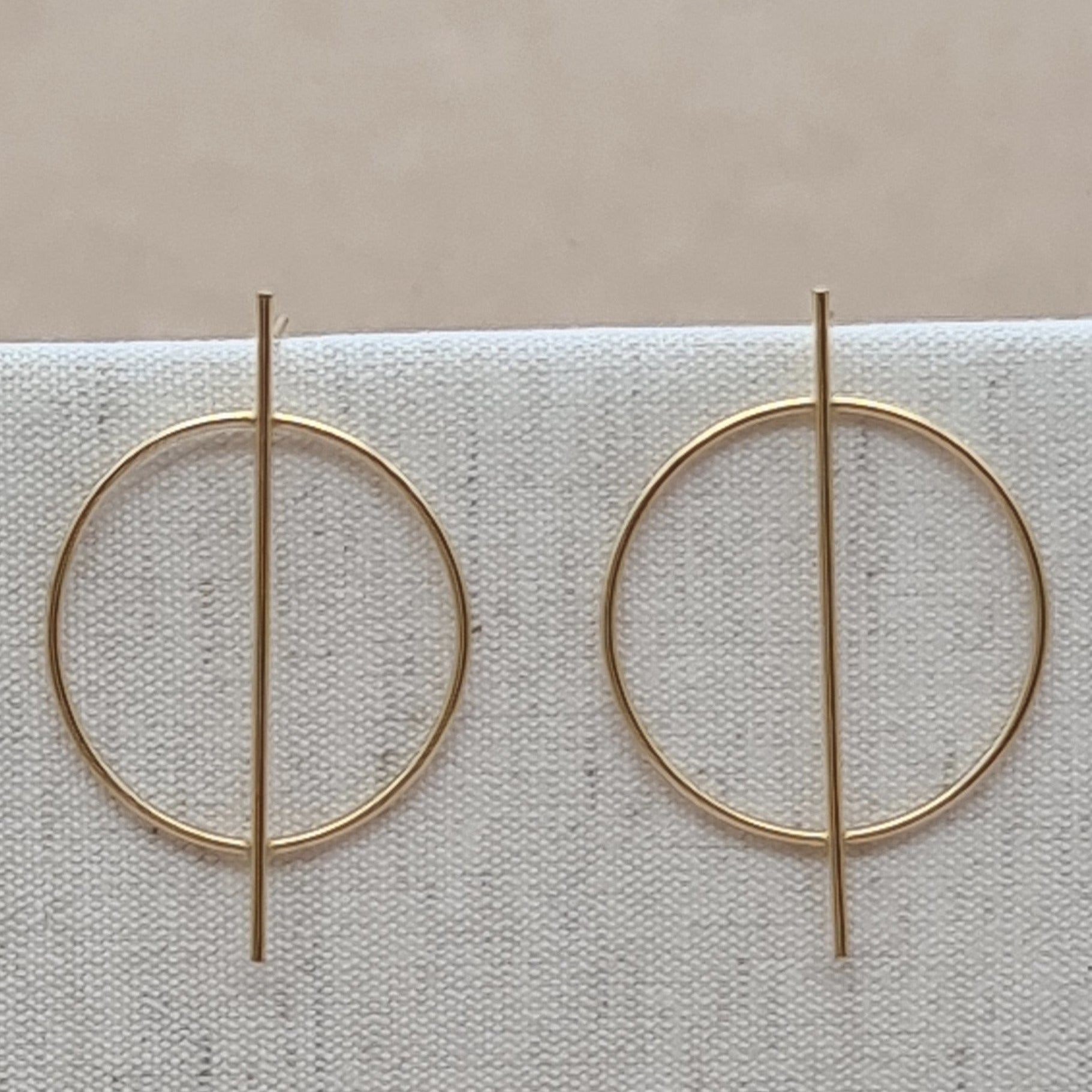 Geometrischer Ohrstecker