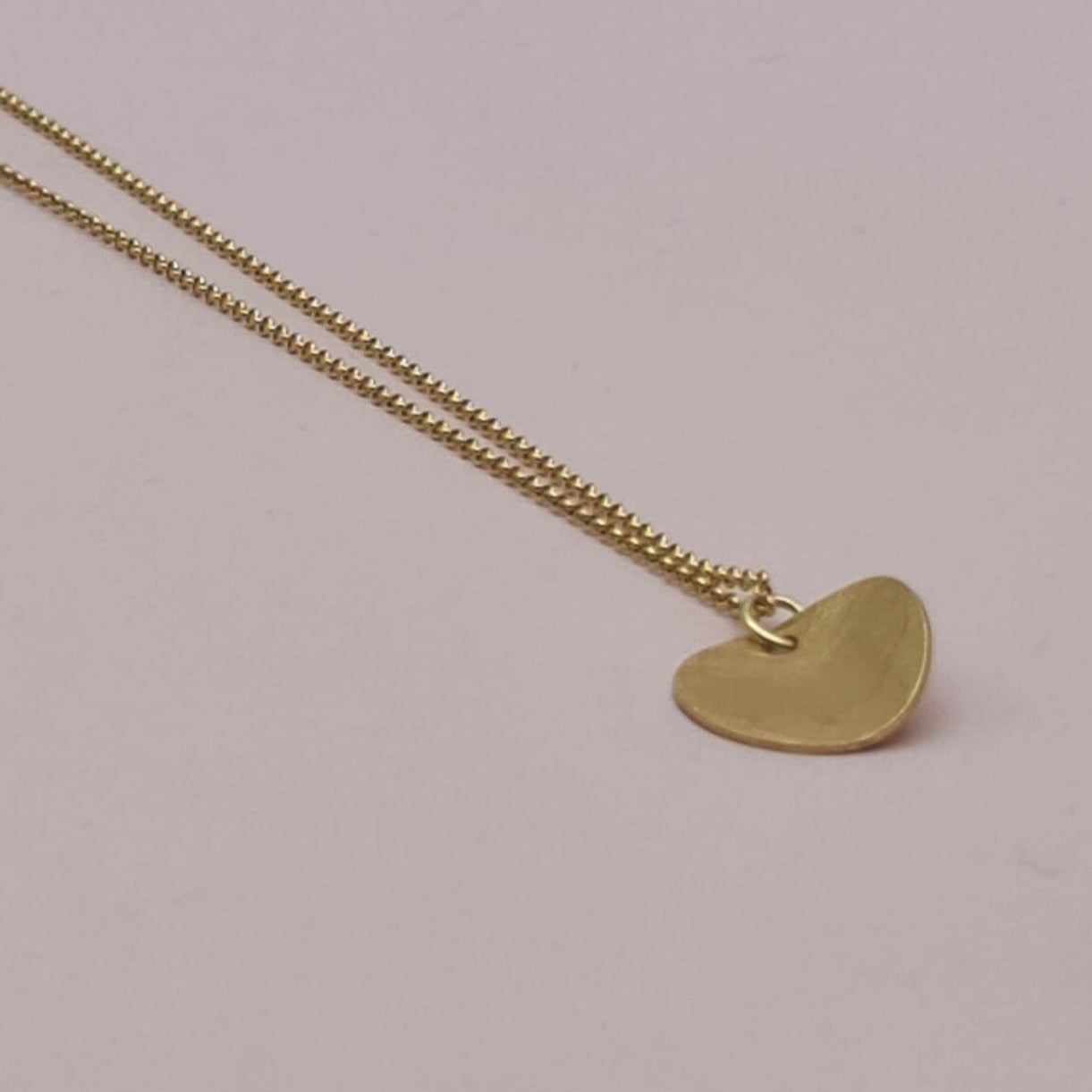 Kette mit kleinem Lichtspiel