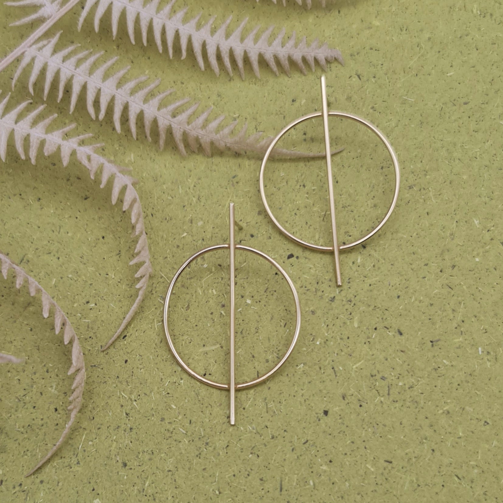 Geometrischer Ohrstecker