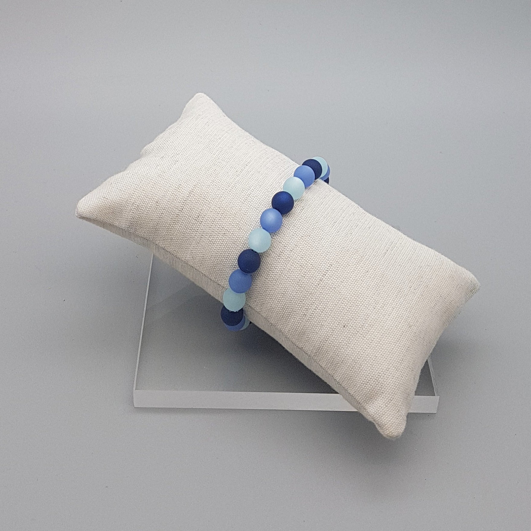 Polaris Armband Blautöne