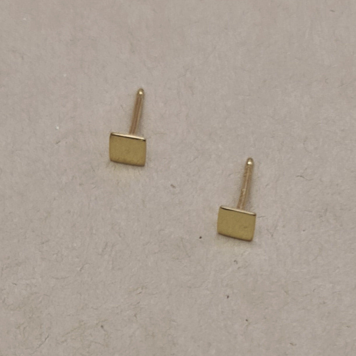 Ohrstecker Quadrat gold
