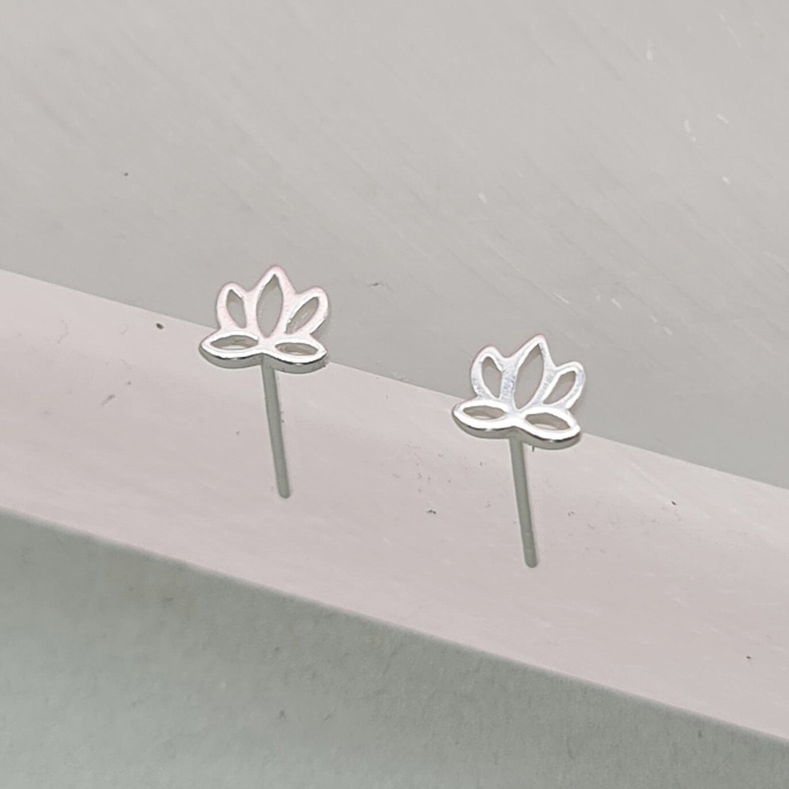 Lotusblüte in Silber